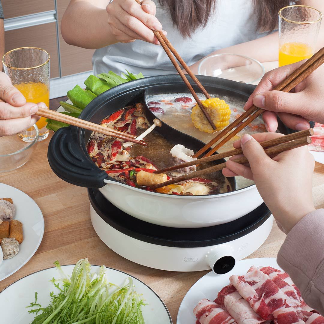 Versatile Two-Flavor Hot Pot
